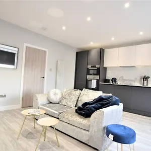  Apartment Flash Sales Offer - Any Week Day No Minimum Night Restrictions Centre Seafront 1 Bedroom Flat Bn133duk03 United Kingdom